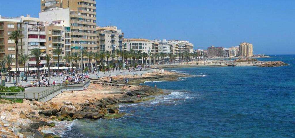 Apartment Atico On Calle Caballero De Rodas Torrevieja